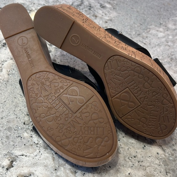 Sam & Libby NWOT Sam Edelman Black Black Wedges Size 7 - Picture 7 of 7